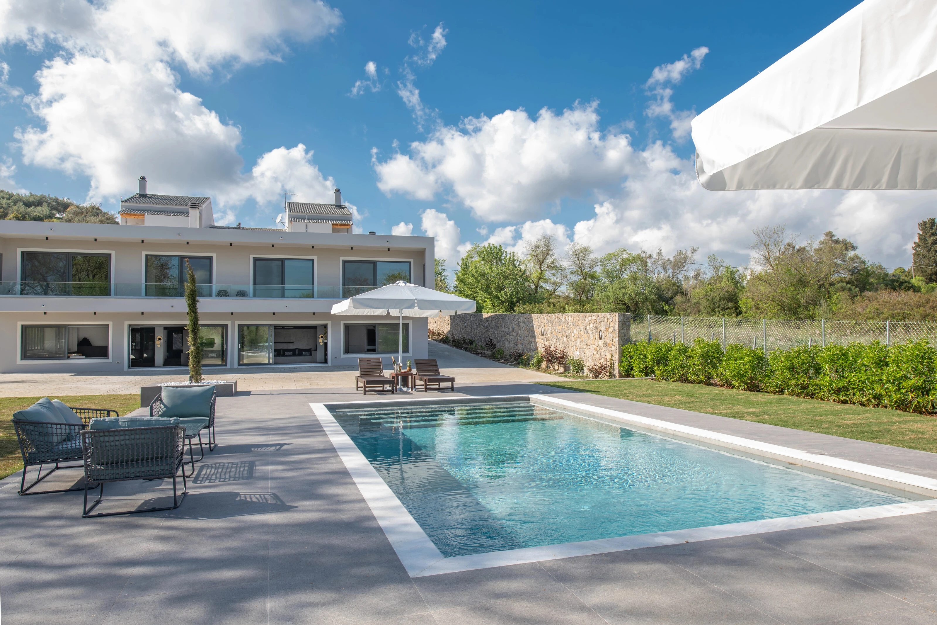 KANTONI LUXURY SUITES