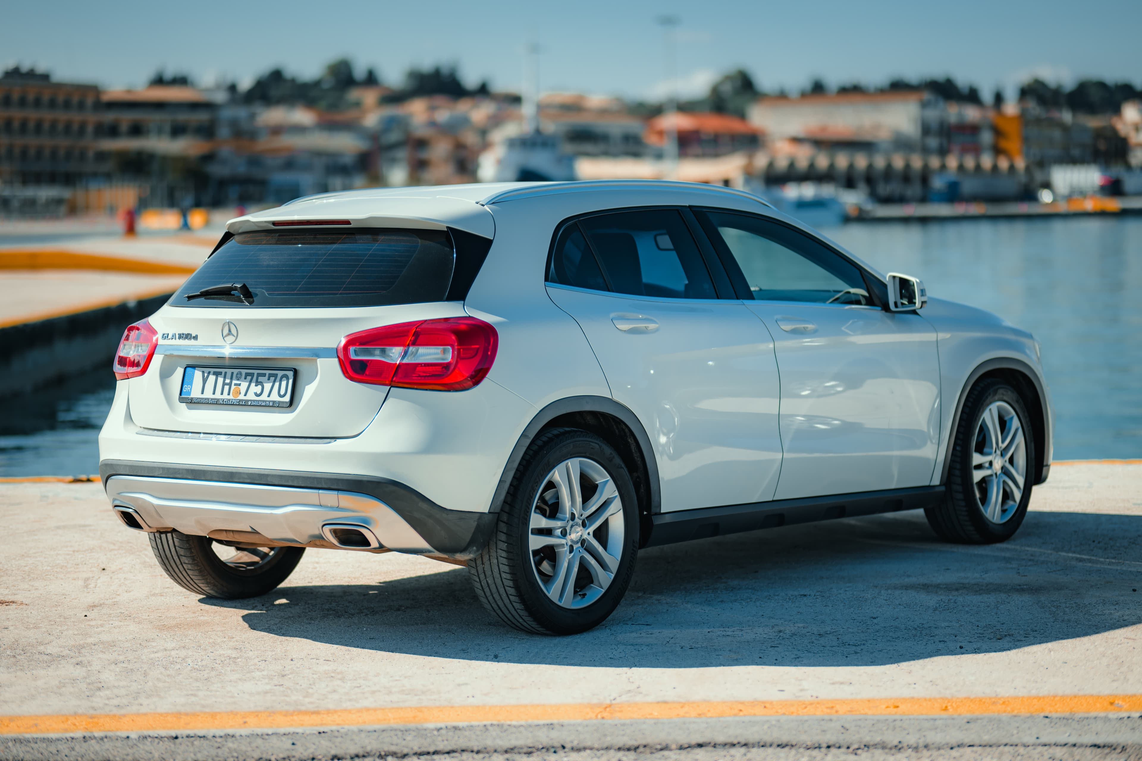 Mercedes GLA 180D exterior