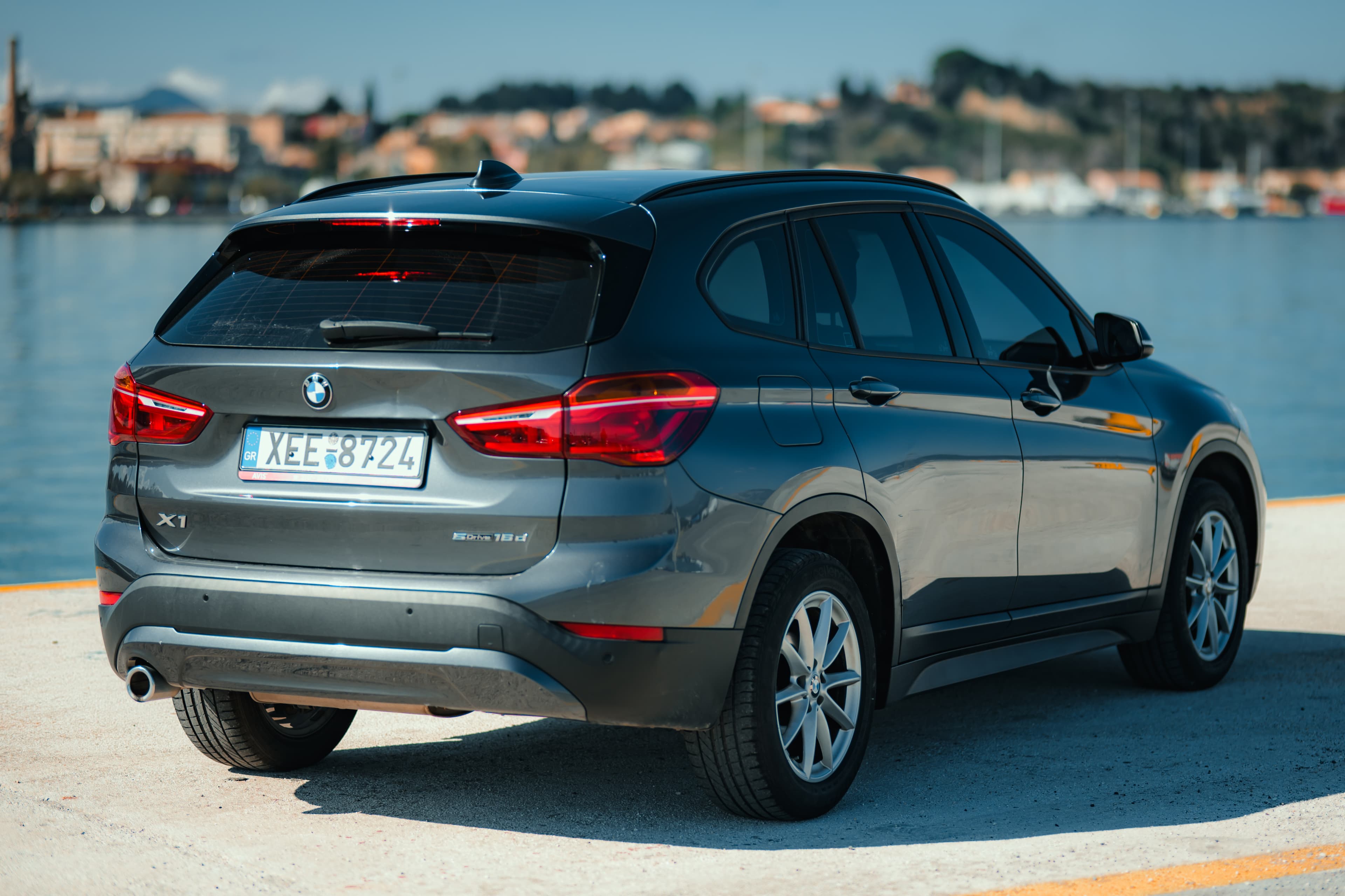 BMW X1 SDRIVE 16D side view