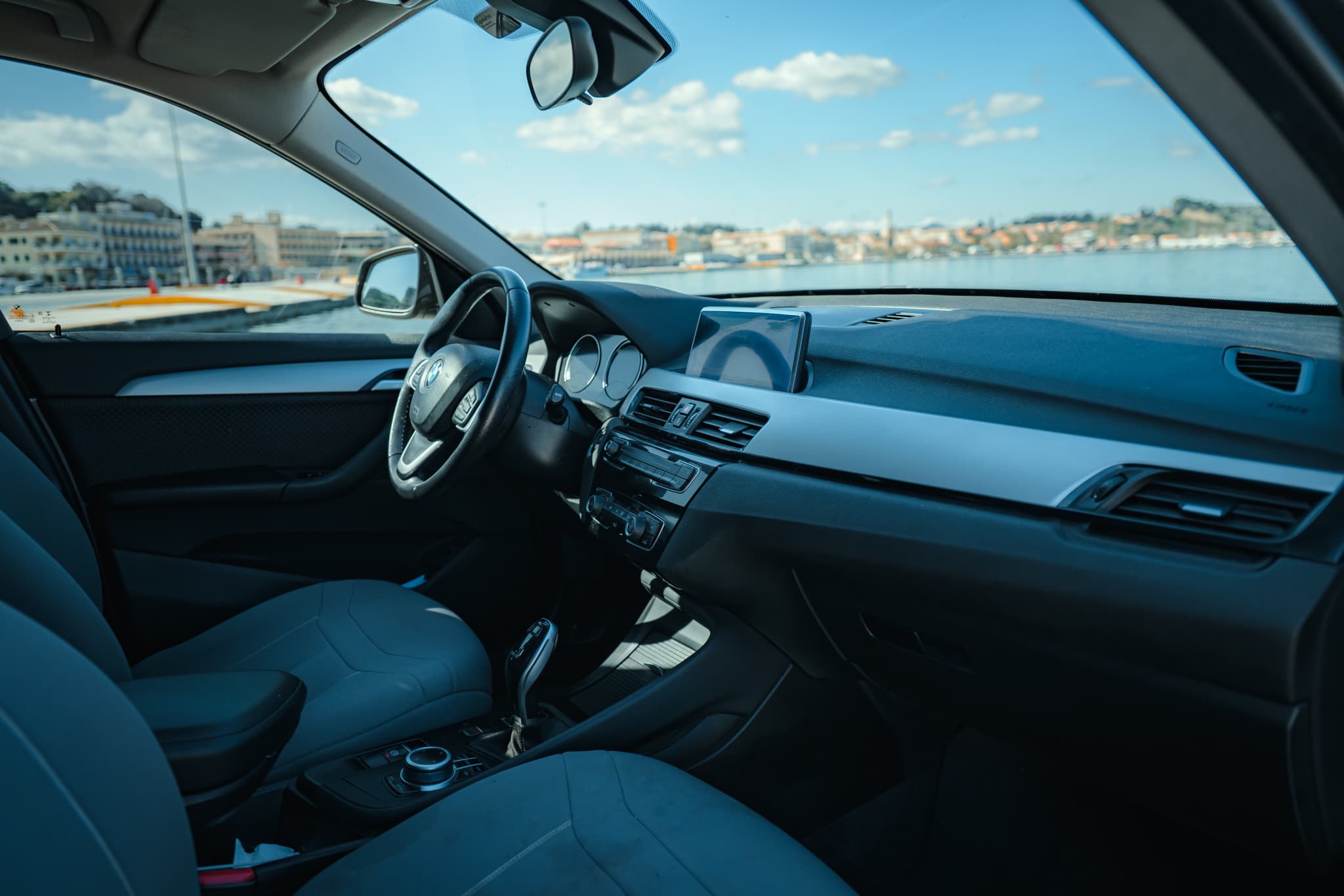 BMW X1 SDRIVE 16D dashboard