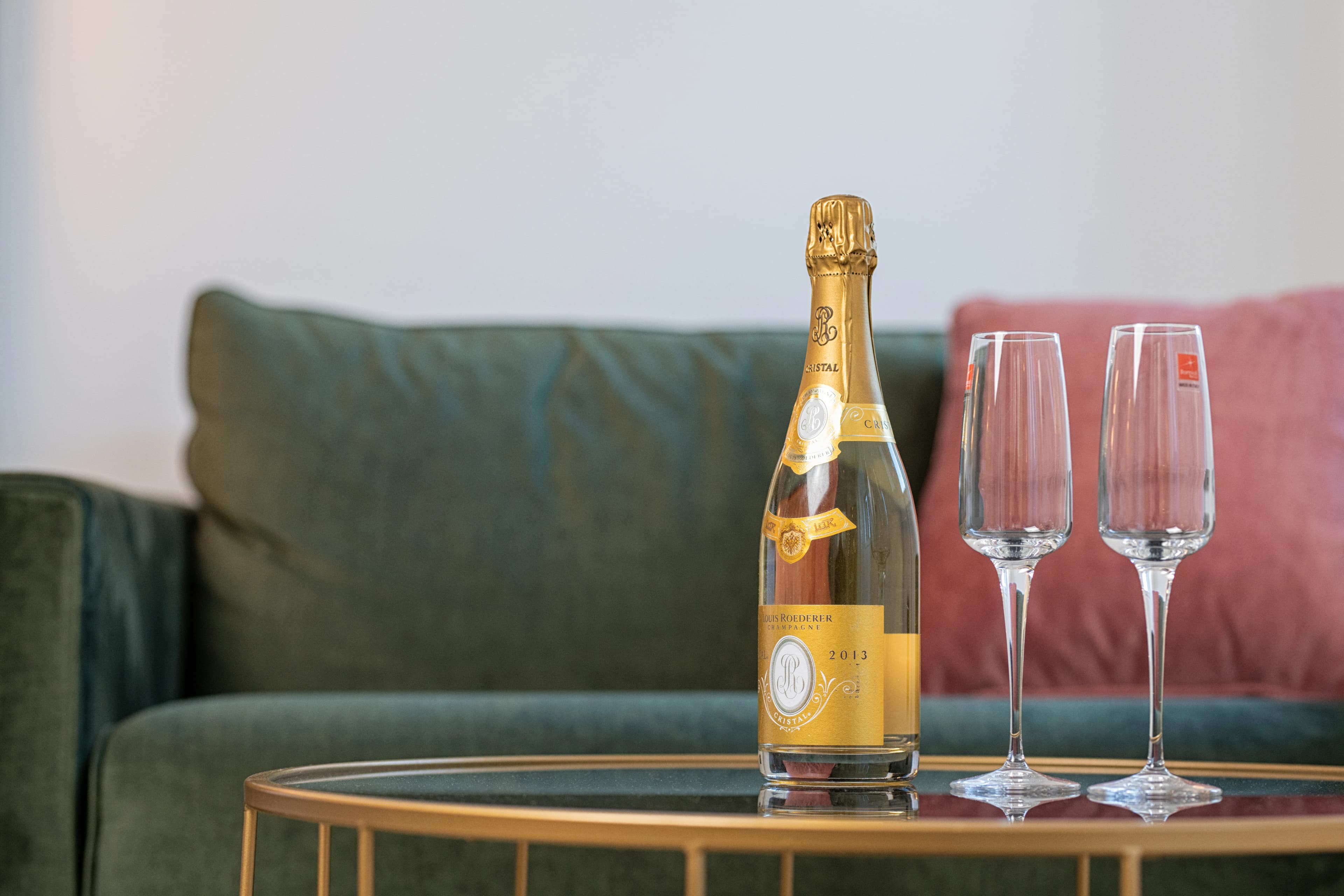 Kantoni Luxury Suite