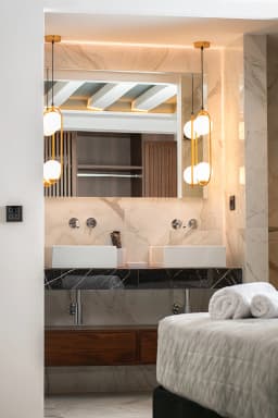 Bathroom 2 - Kantoni Luxury Suites
