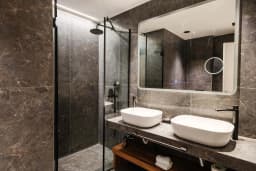 Bathroom - Kantoni Suites
