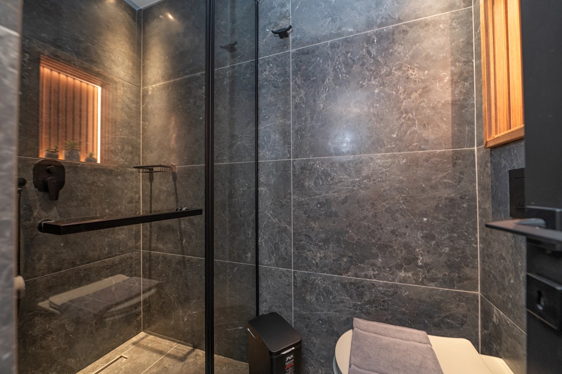 Suite Amenity Detail
